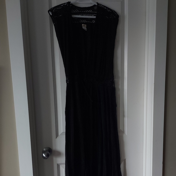 O'Neill | Lillian Black Embroidered Two Way Dress - Picture 5 of 9